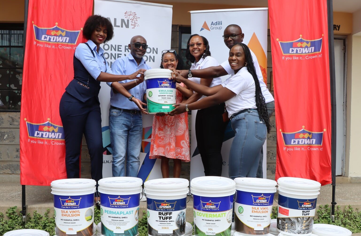 A BRAND-NEW GREEN KITCHEN SPONSORED BY CROWN PAINTS